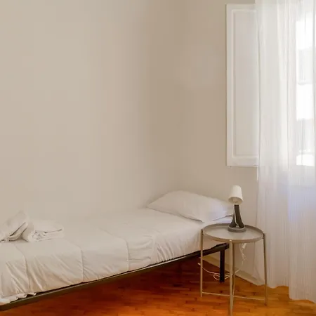 Guesthost - Ponte Vecchio Charming Apartment