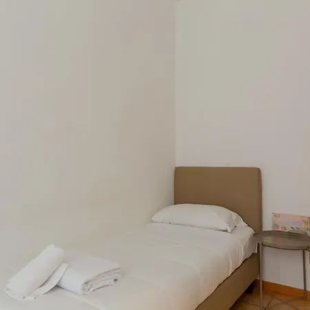 Guesthost - Ponte Vecchio Charming * Florence